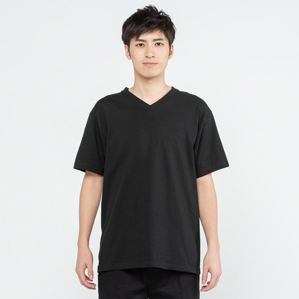 着用イメージ　男性モデル180cm 005ブラック Lサイズ