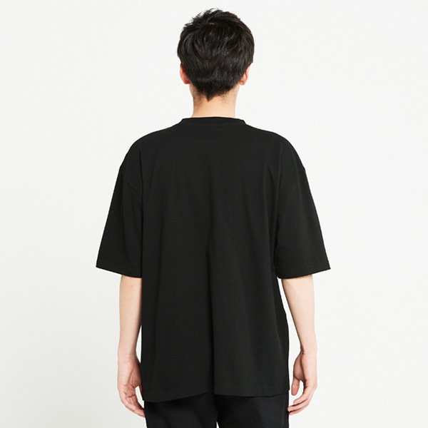 モデル身長180cm　ブラックLサイズ着用