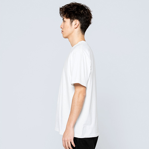 モデル身長180cm　ホワイト　Lサイズ着用