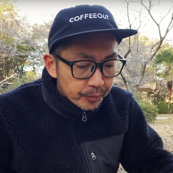 制作事例 ブラック 正面刺繍サイズ:W100×H13mm 刺繍カラー:ホワイト