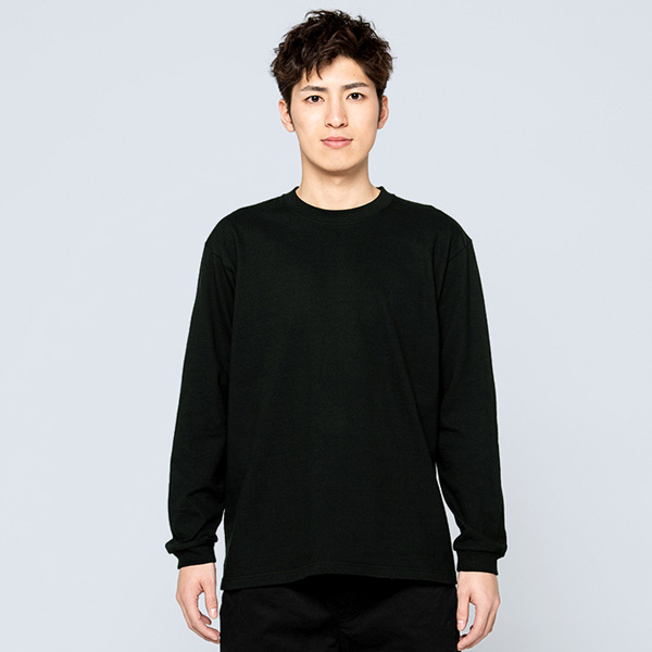 モデル身長180cm　ブラック　Lサイズ着用