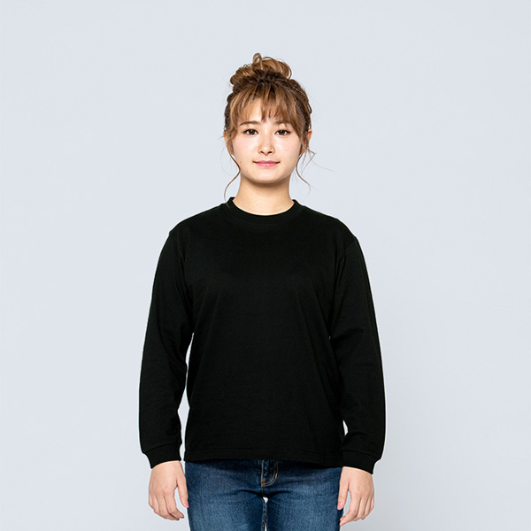 モデル身長161cm　ブラック　Sサイズ着用