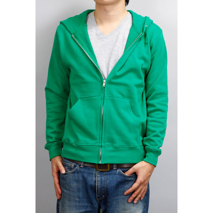着用イメージ　男性モデル172cm ケリーグリーンMサイズ