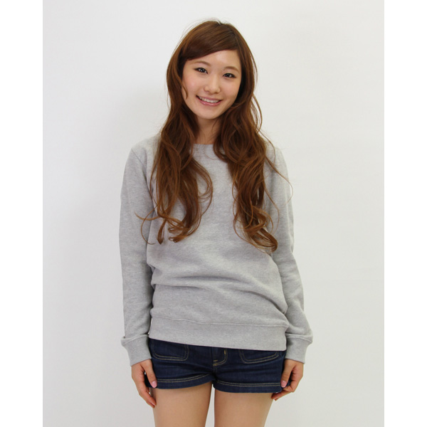 モデル着用イメージ　モデル身長155cm サイズWM　カラー:杢グレー