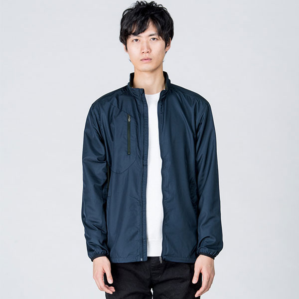 着用イメージ　モデル身長184cm　ネイビー　Lサイズ着用
