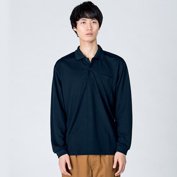 モデル身長184cm　ネイビー　Lサイズ着用