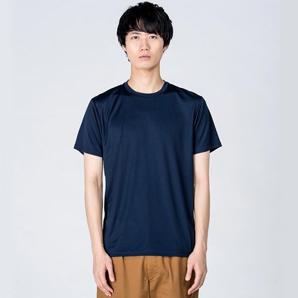 モデル身長184cm　ネイビー　Lサイズ着用