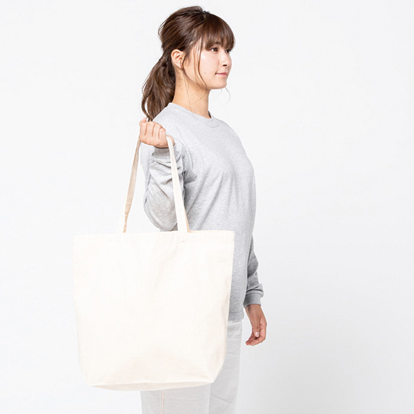 商品イメージ モデル身長161cm　Lサイズ使用