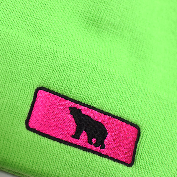 制作事例　刺繍サイズ:W80×H30mm　刺繍カラー:ブラック×ホットピンク(C-27)